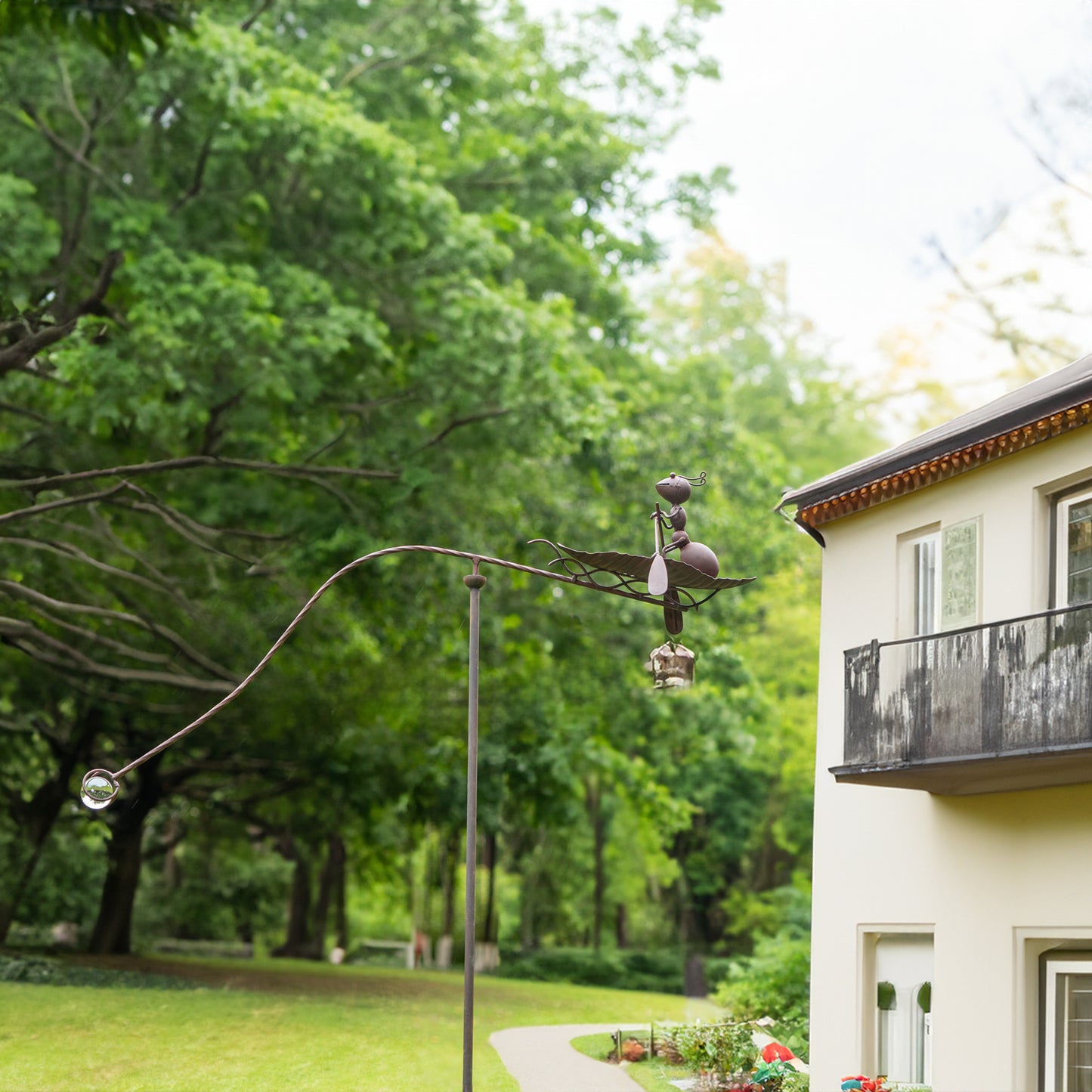 Rowing Ant Metal Stake Garden Balancer, Crafted Balancing Yard Stakes Art